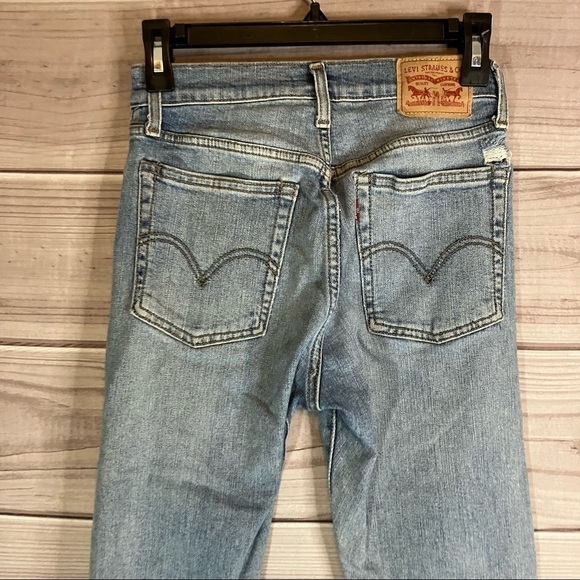 LEVI’S Light Blue High Waisted Wedgie Fit Skinny Jeans - Picture 9 of 12